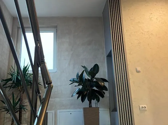 Lägenhet 馨之家-华人公寓民宿 三室一厅 Ledine