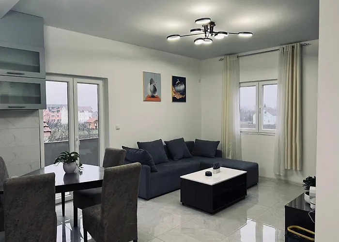 馨之家-华人公寓民宿 三室一厅 Ledine